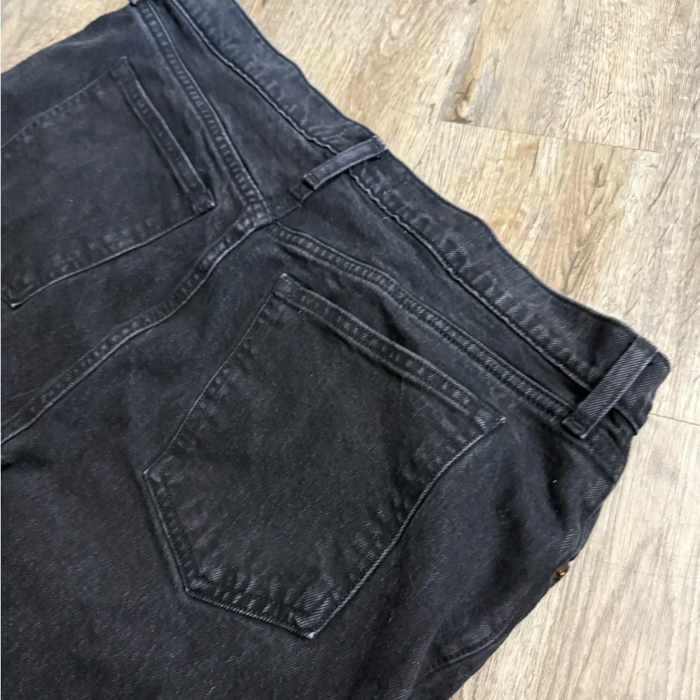 High-Rise Straight Leg Jeans - Black - Picture 13 of 13